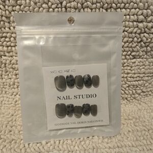 Nail Studio Press-On Nail Set — Olive Green & Black Marble